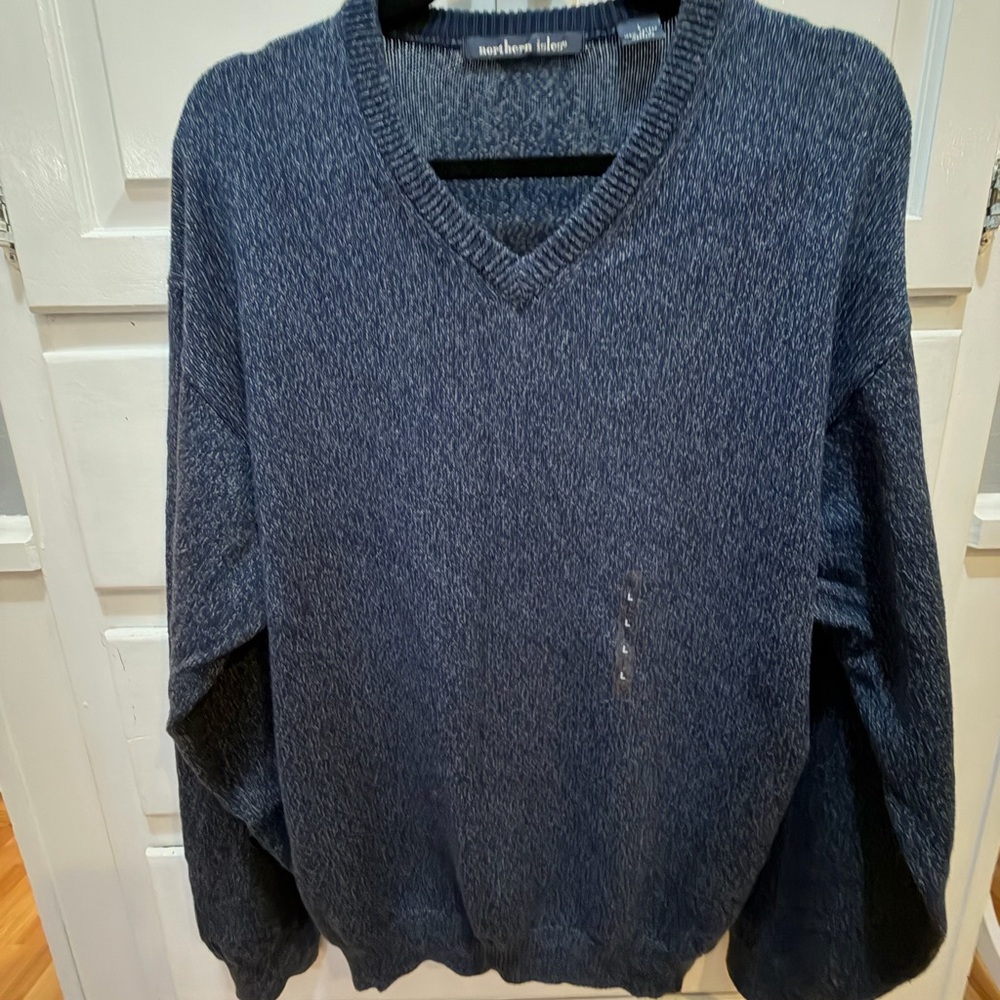 Navy mens’s pullover NWT Northern Isles Sweater L